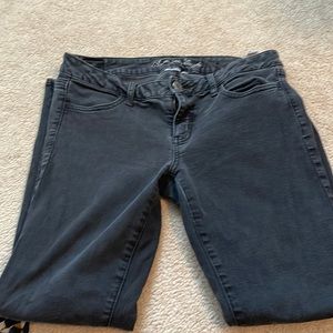 American Eagle Super Stretch distressed black skinny jeans